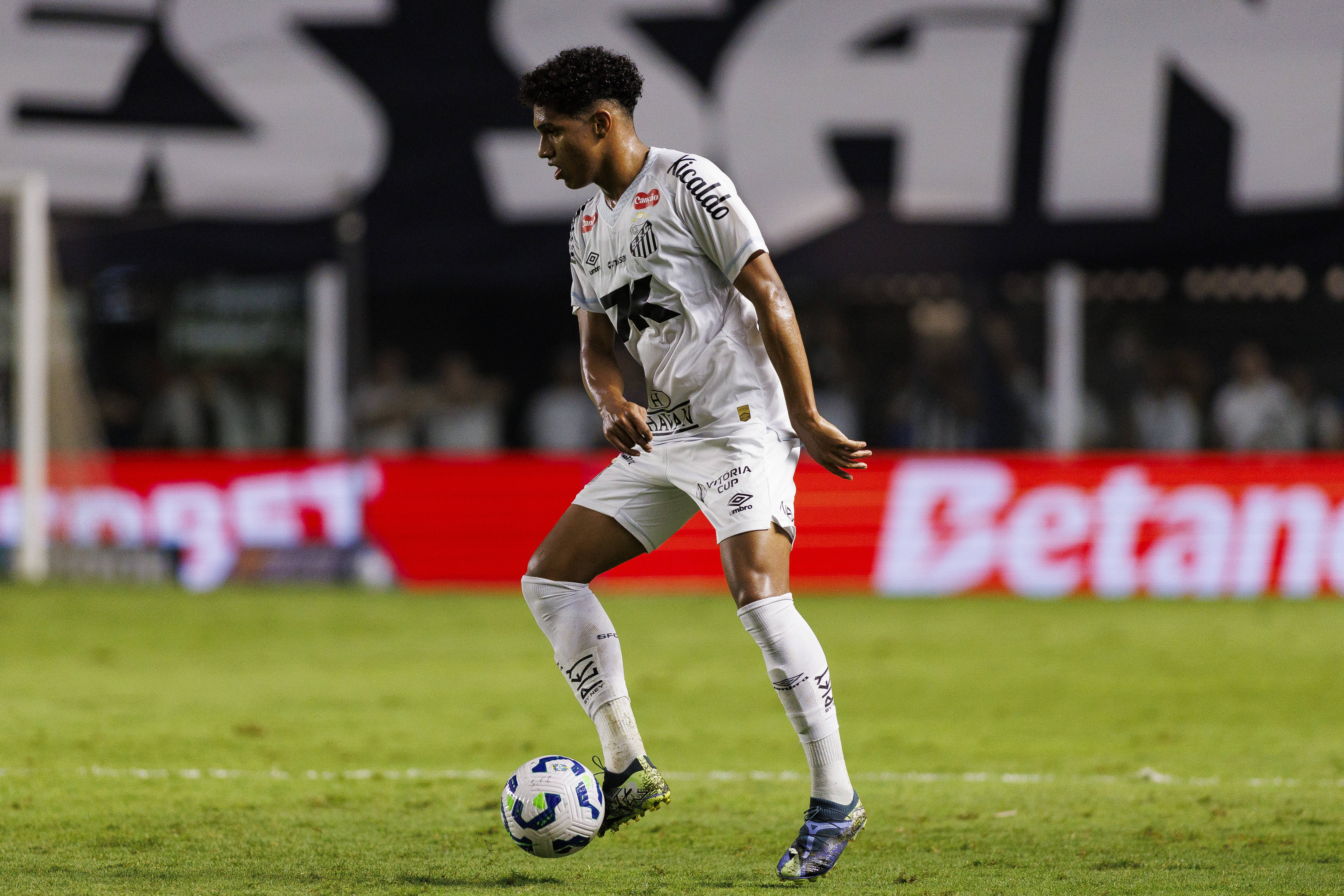 记者:索萨即将转会热刺,费用1500万欧元合同为期5年